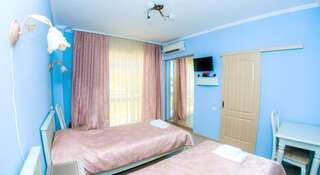 Гостевой дом Art Villa Aquatoria Севастополь Стандартный двухместный номер с 2 отдельными кроватями-1